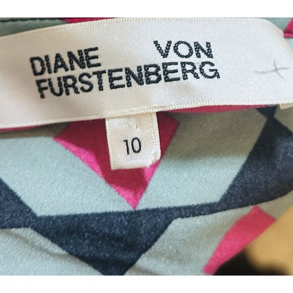 Diane von Furstenberg Tenley Georgette Faux-Wrap Pleated Dress Size 10 MSRP $468 - Picture 3 of 16